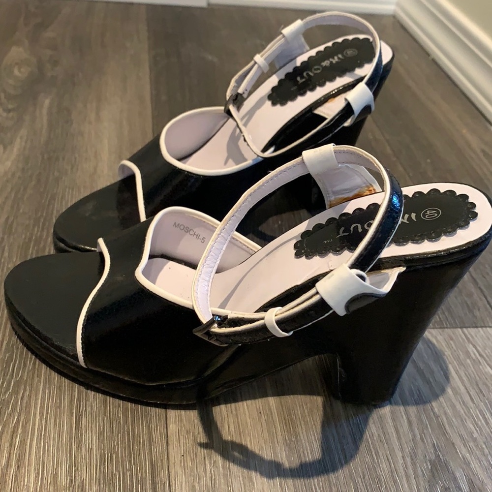 In&Out heeled sandals 90s Y2K